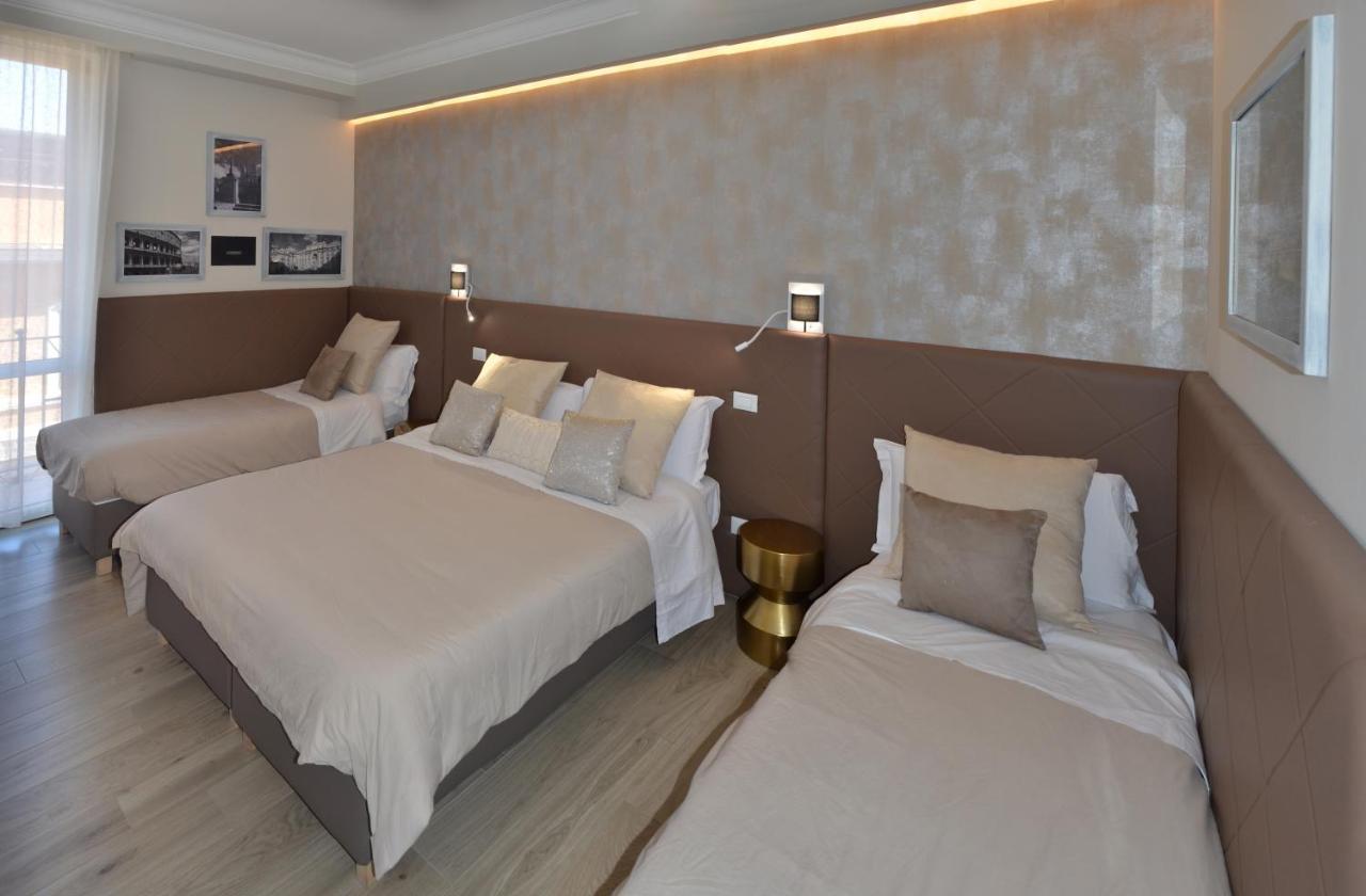 At Your Place 3* Rom